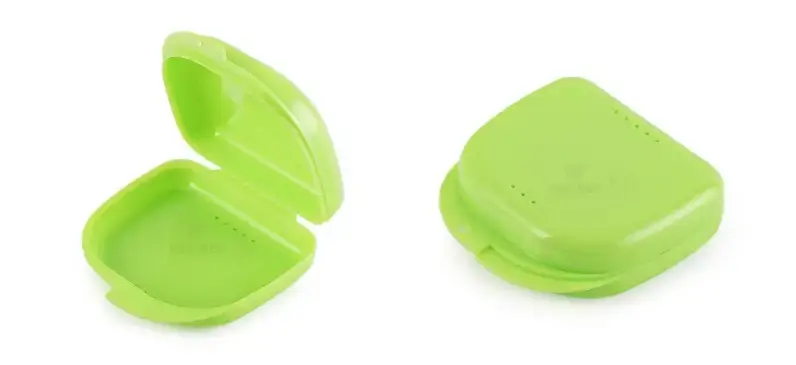 FOX – mini pudełko na protezę lub aparat ortodontyczny zielone
