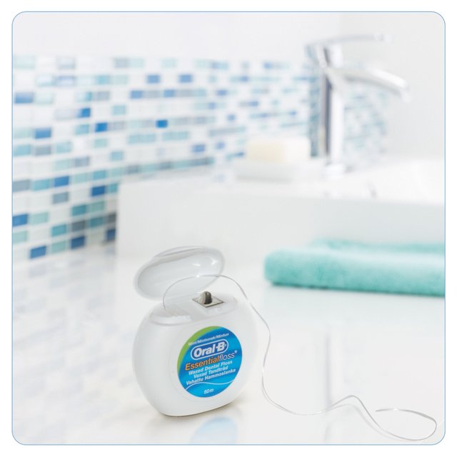 Oral-B Essential Floss - woskowana nić dentystyczna